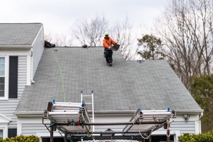 Professional Roof Repairer in Orlando, FL